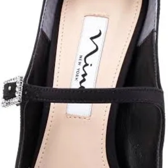 Deja Strappy Pump - Picture 2 of 5